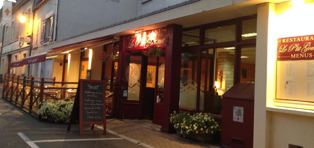 Hotel Du Centre - Restaurant Le P'Tit Gourmet 토네레 외부 사진