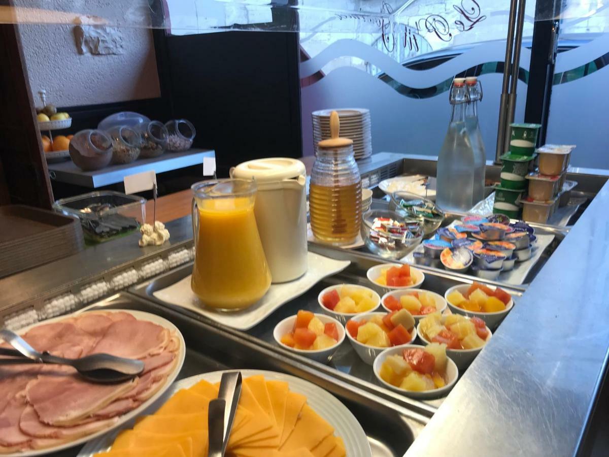 Hotel Du Centre - Restaurant Le P'Tit Gourmet 토네레 외부 사진